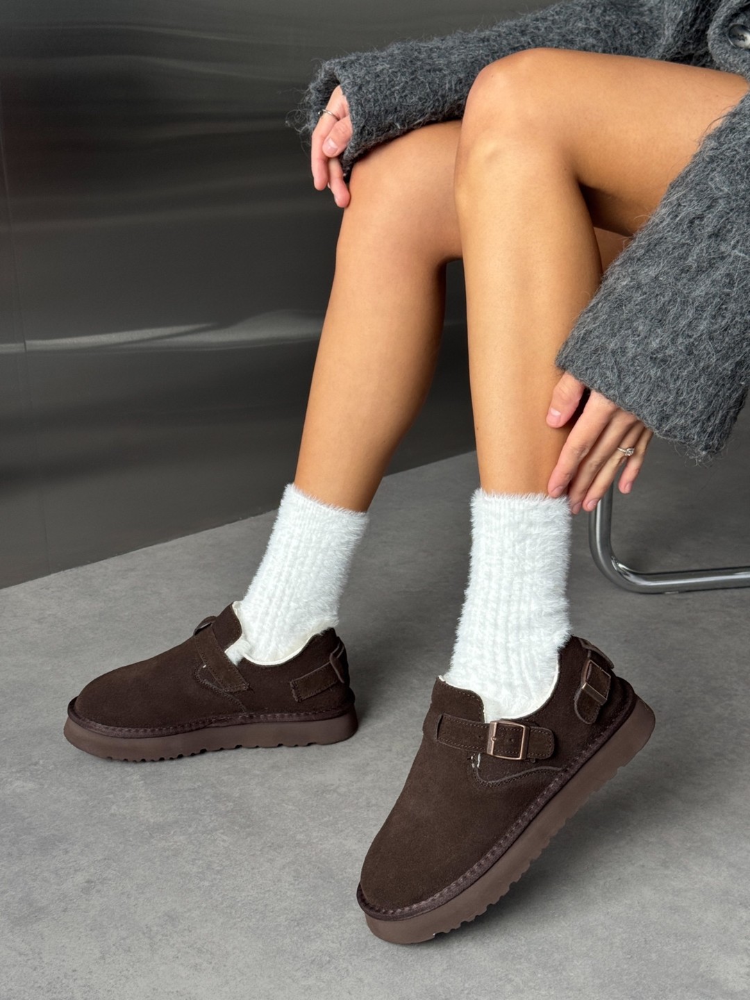 Сноубутси з декоративними елементами коричневі