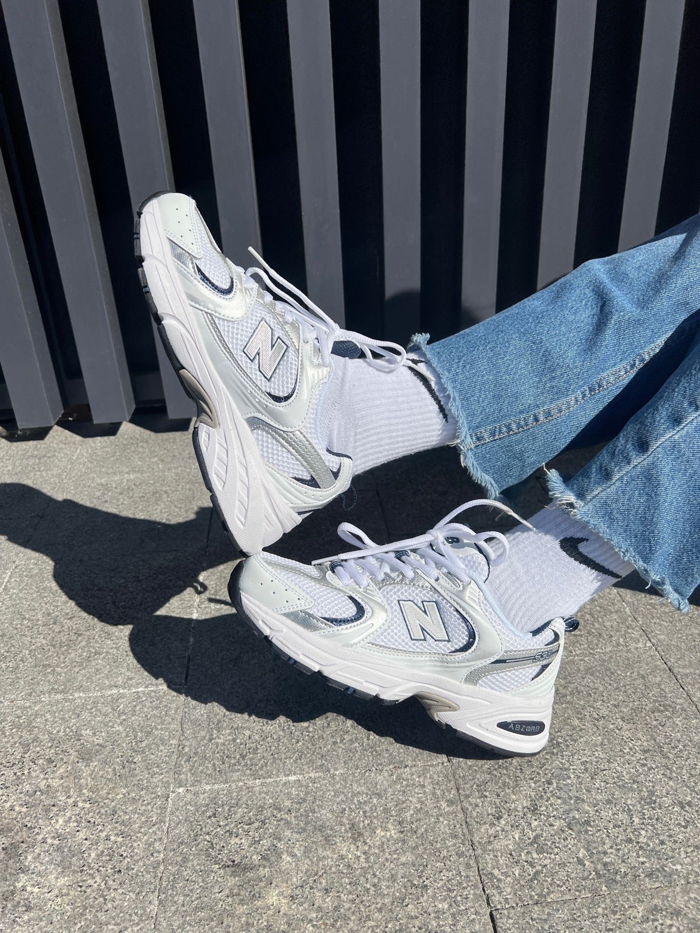 Кросівки в стилі бренду