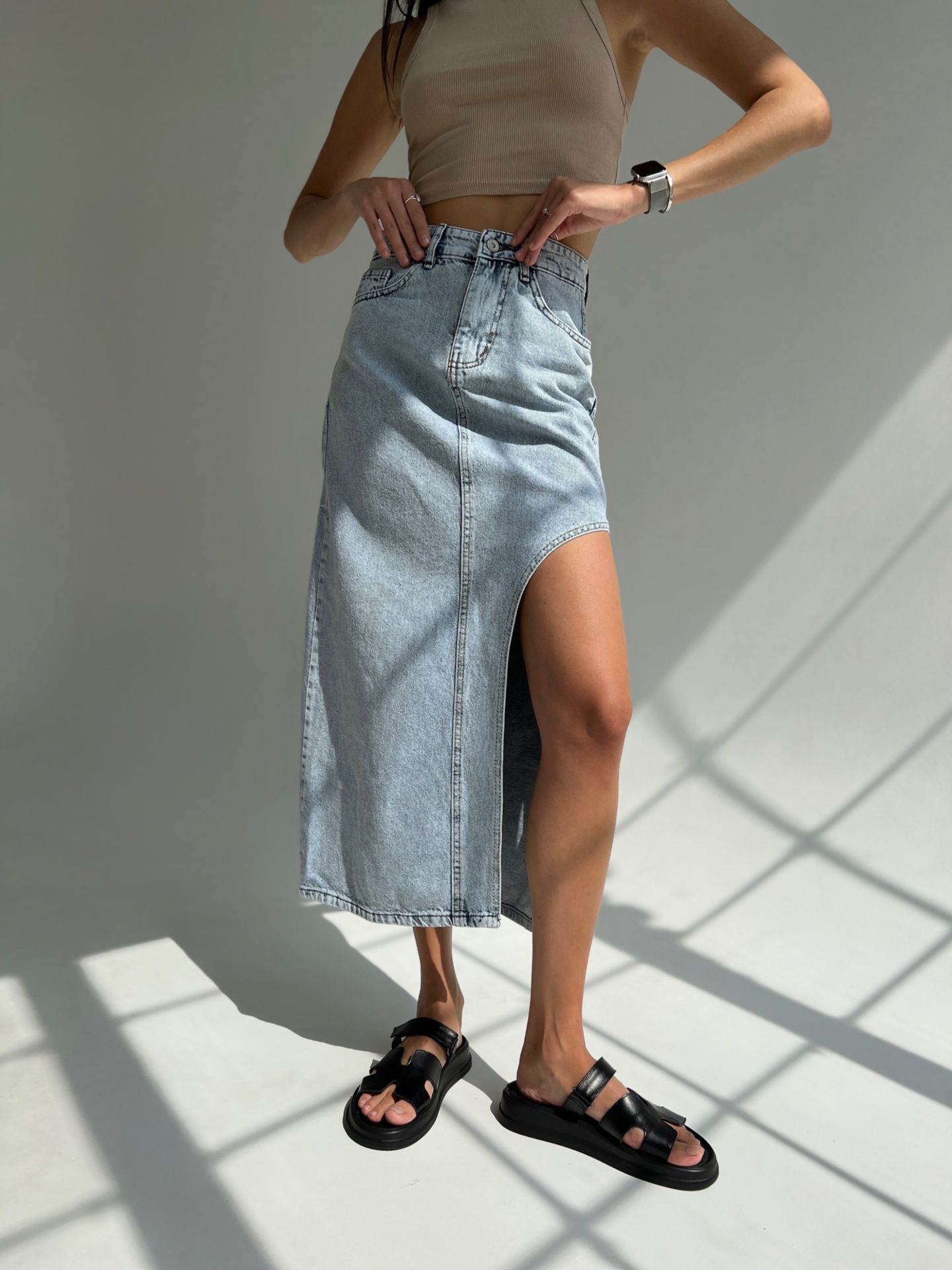 Спідниця з розрізом блакитна