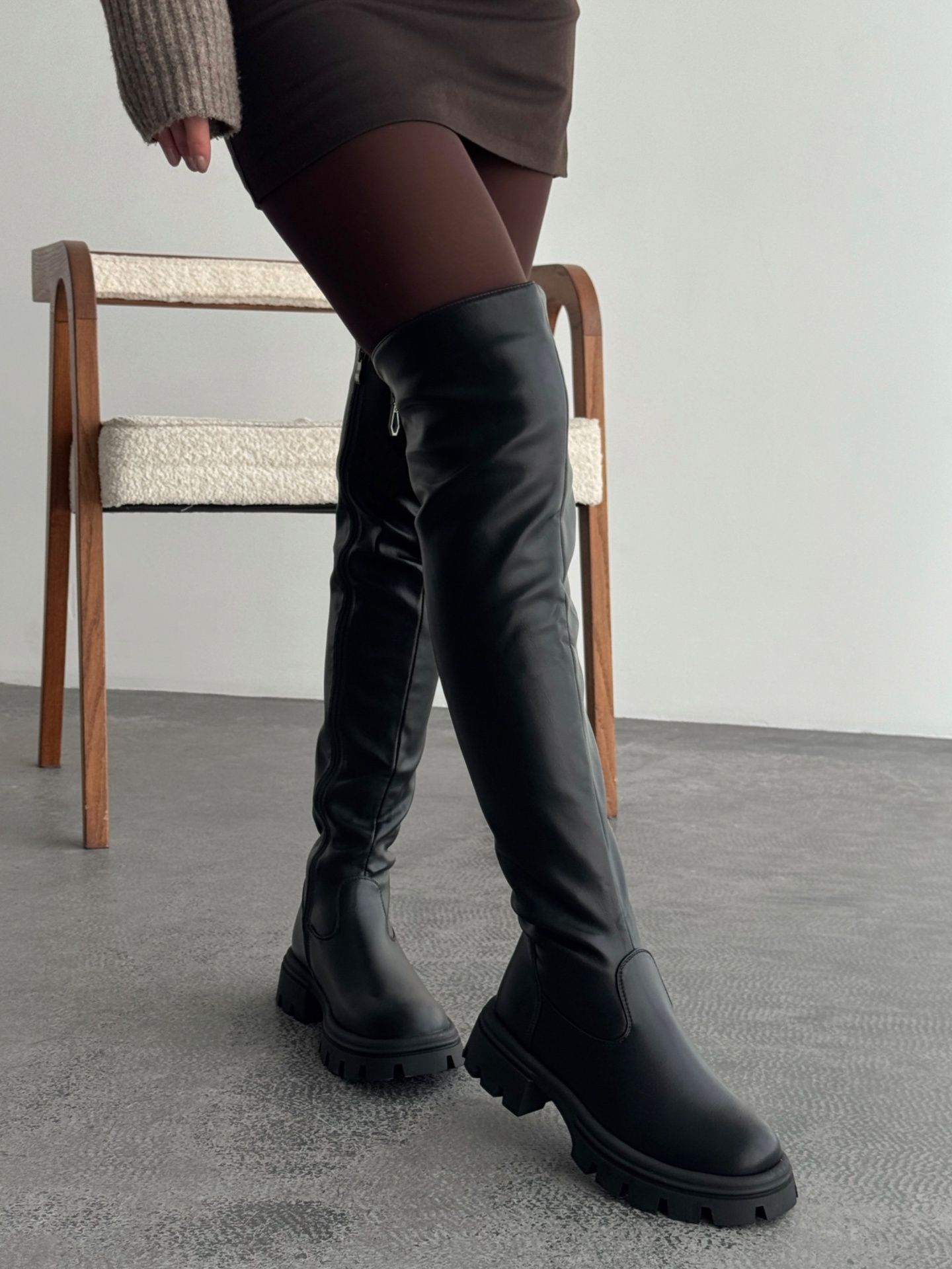 Ботфорти на тракторній підошві чорні