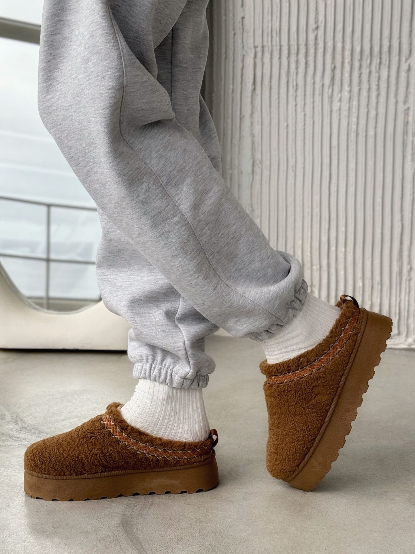 Сноубутси на платформі мідні