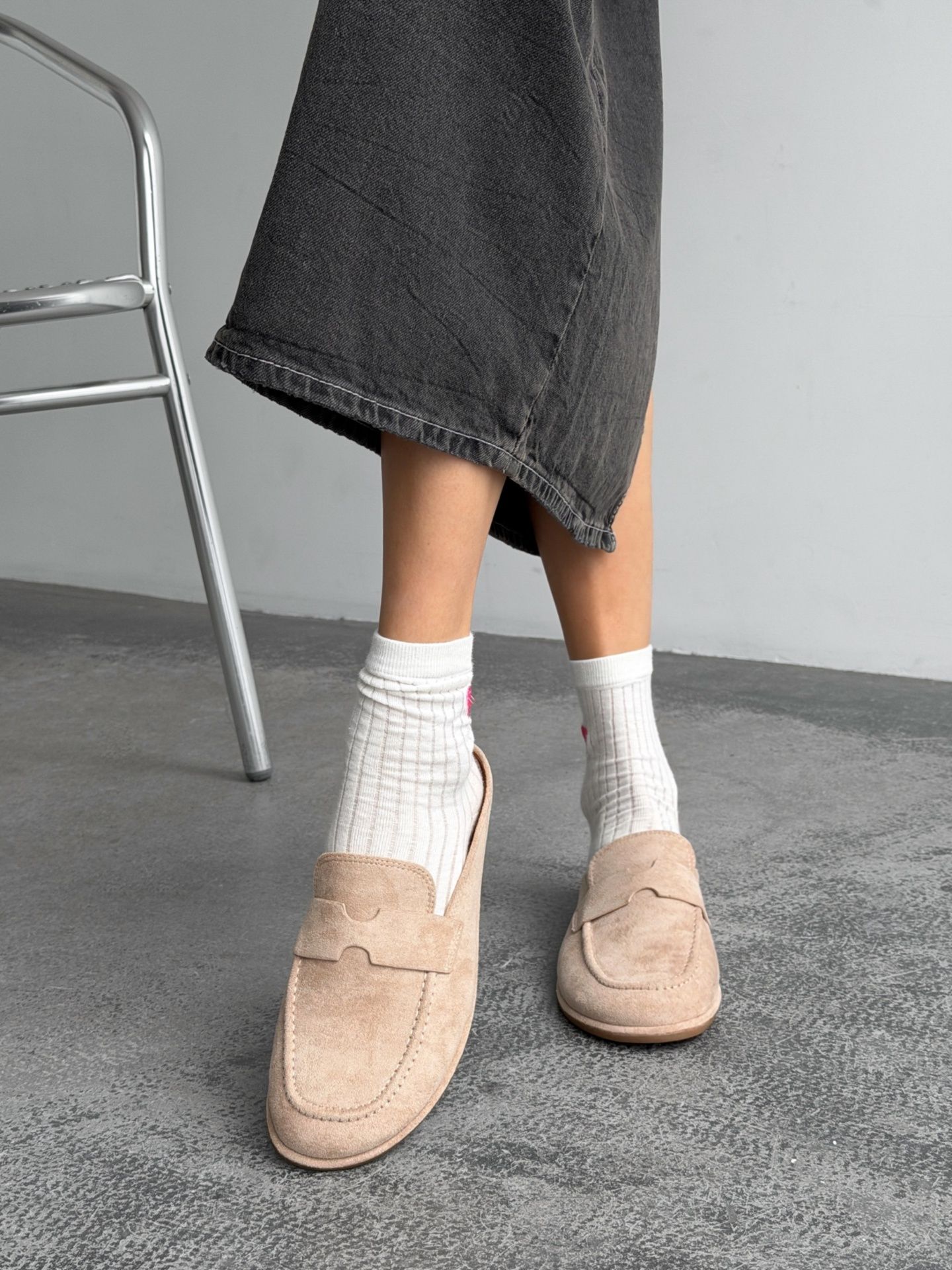 Мюлі з декоративним ремінцем темно-бежеві