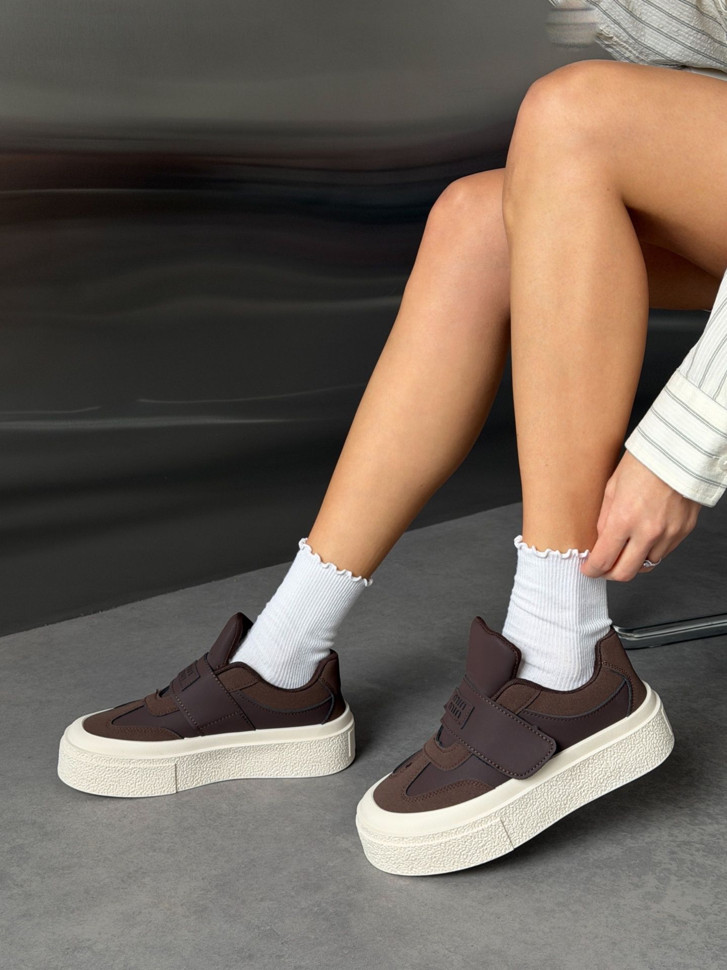 Кеди з липучкою темно-брунатні