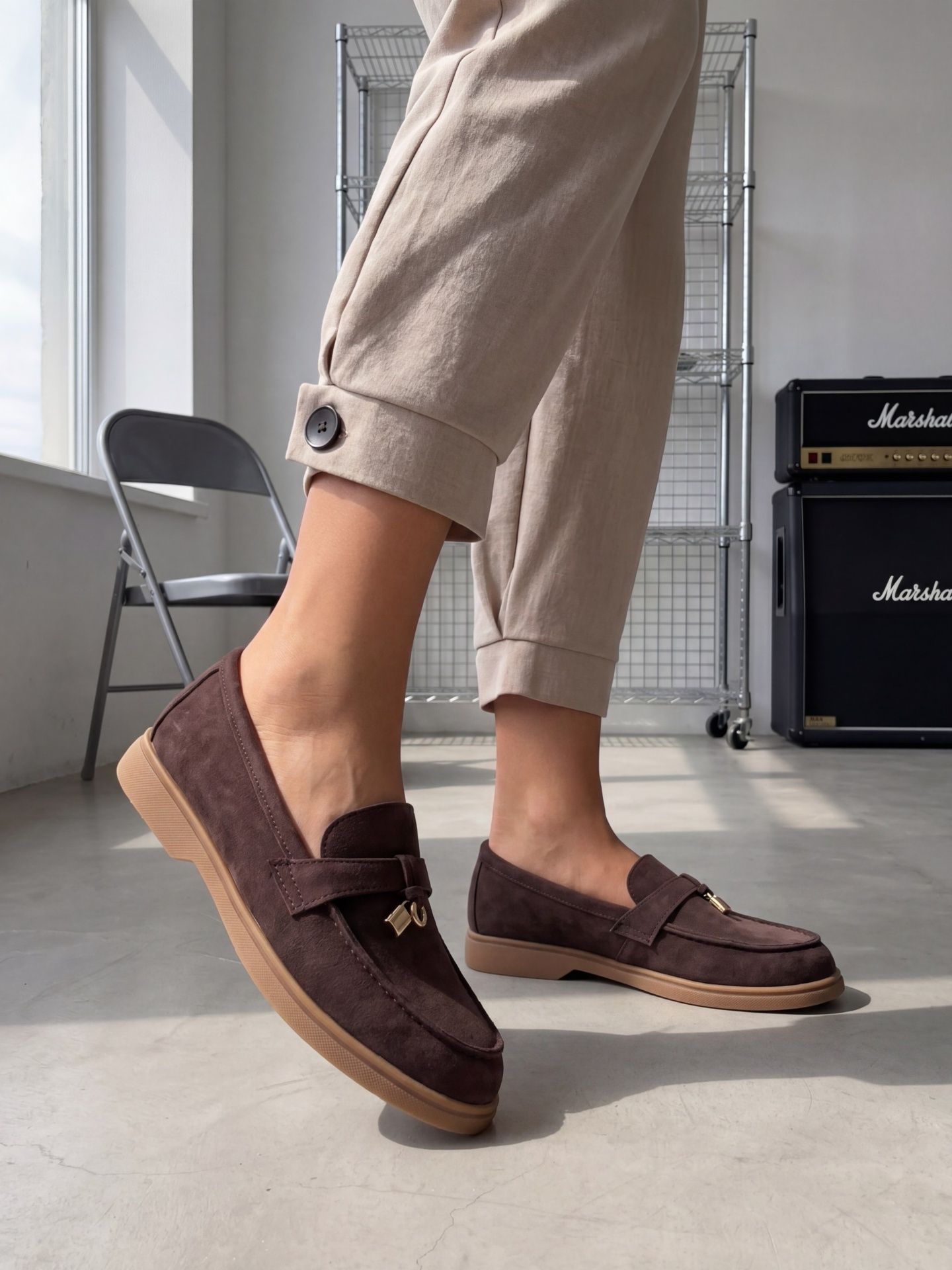 Лофери на світлій підошві темно-брунатні