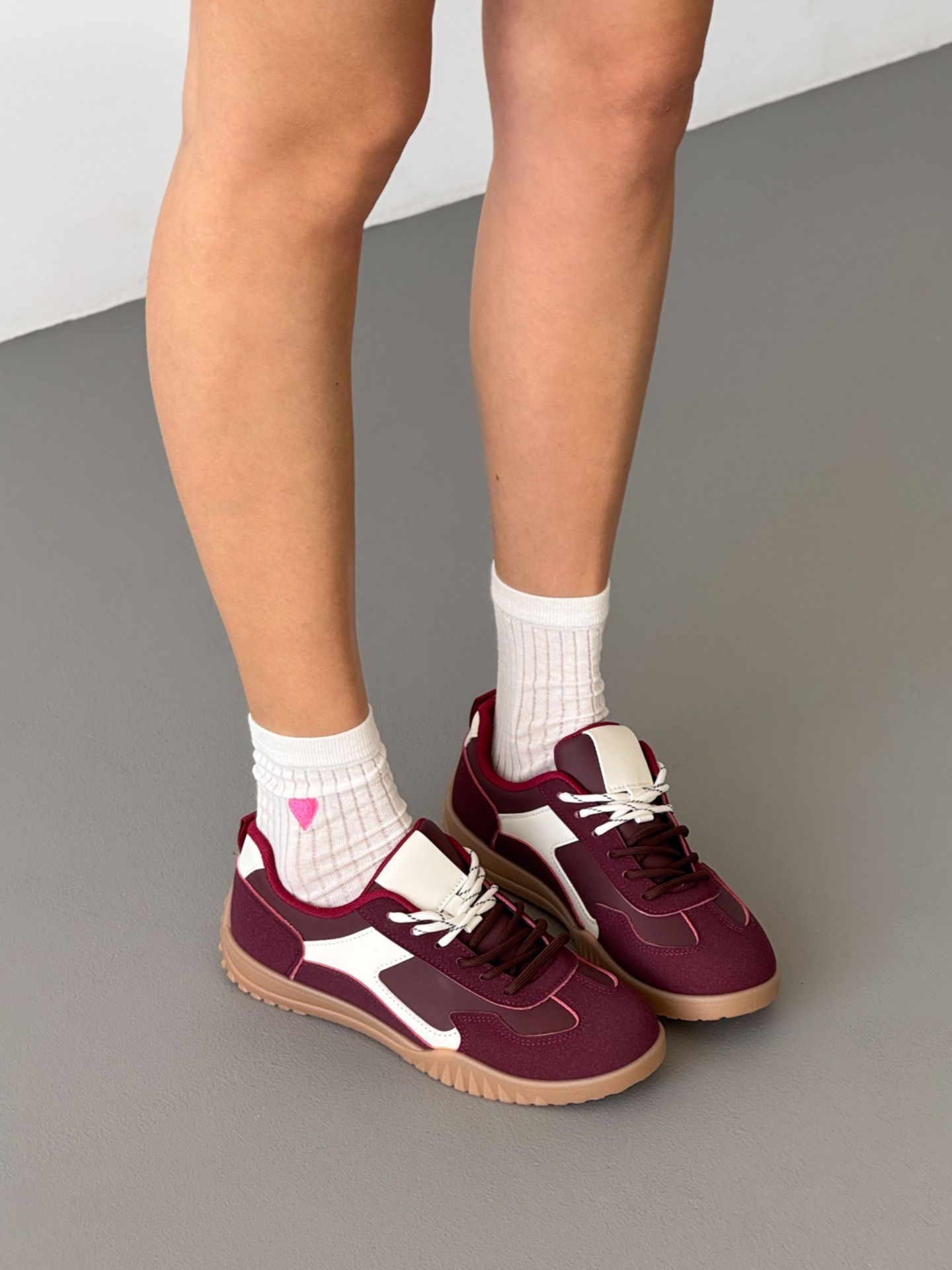 Кеди трендові на низькій підошві бордові