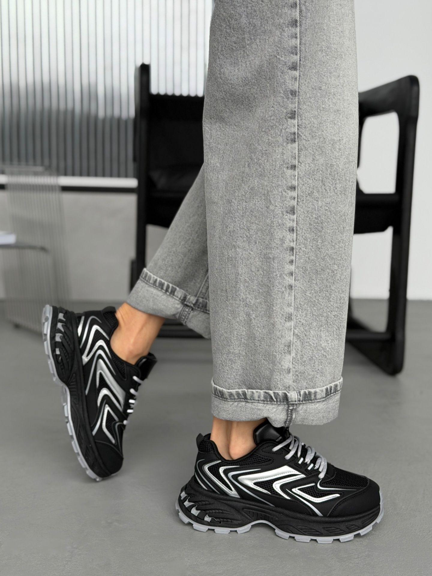 Кросівки з платформою чорні