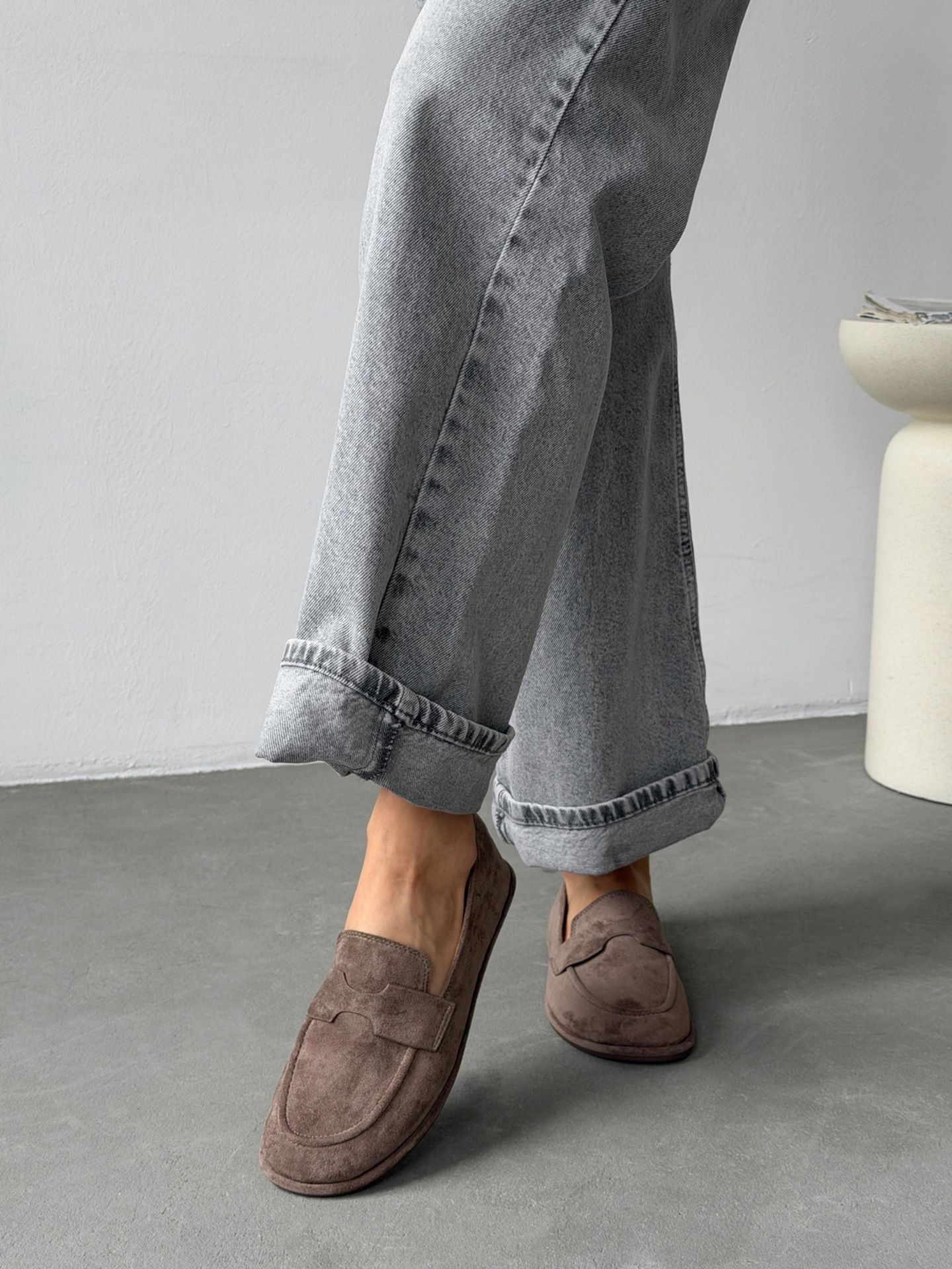 Лофери на низькій підошві блідо-брунатні