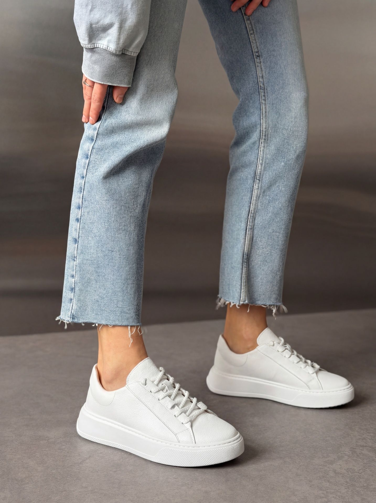 Кеди зі шнурівками білі