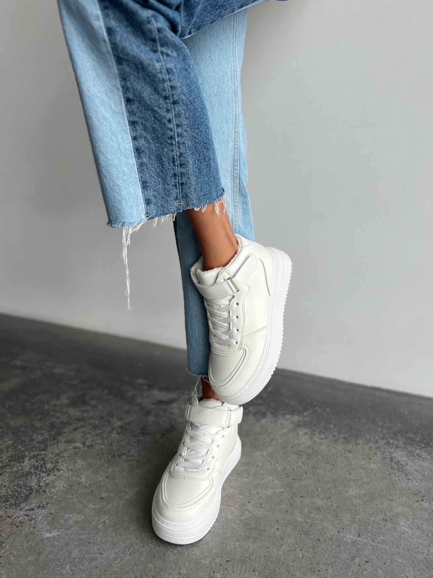 Кросівки зимові білі 