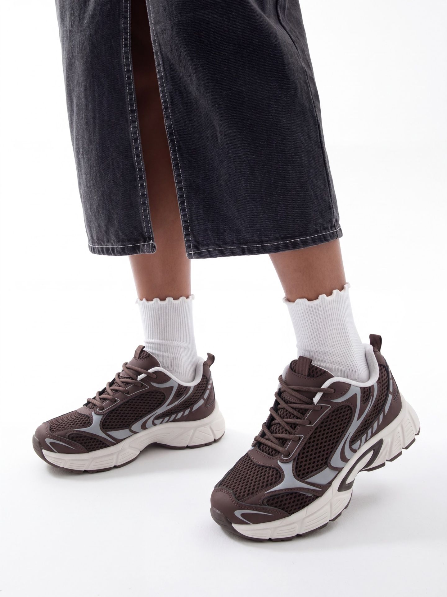 Кросівки з текстильними вставками коричнево-сірі