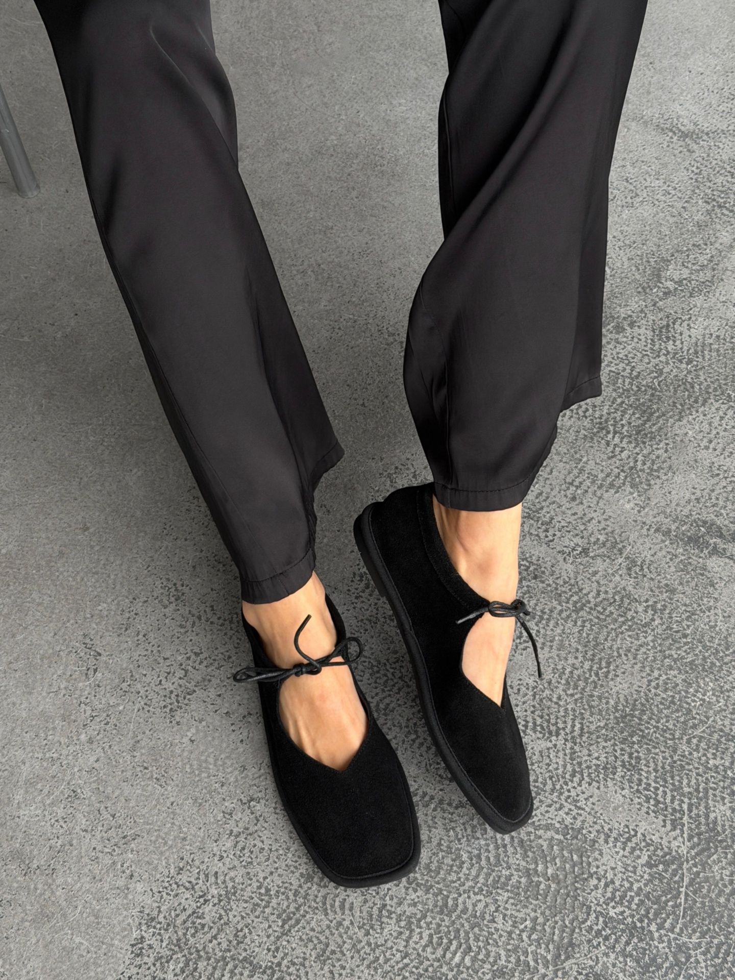 Балетки із зав'язками чорні