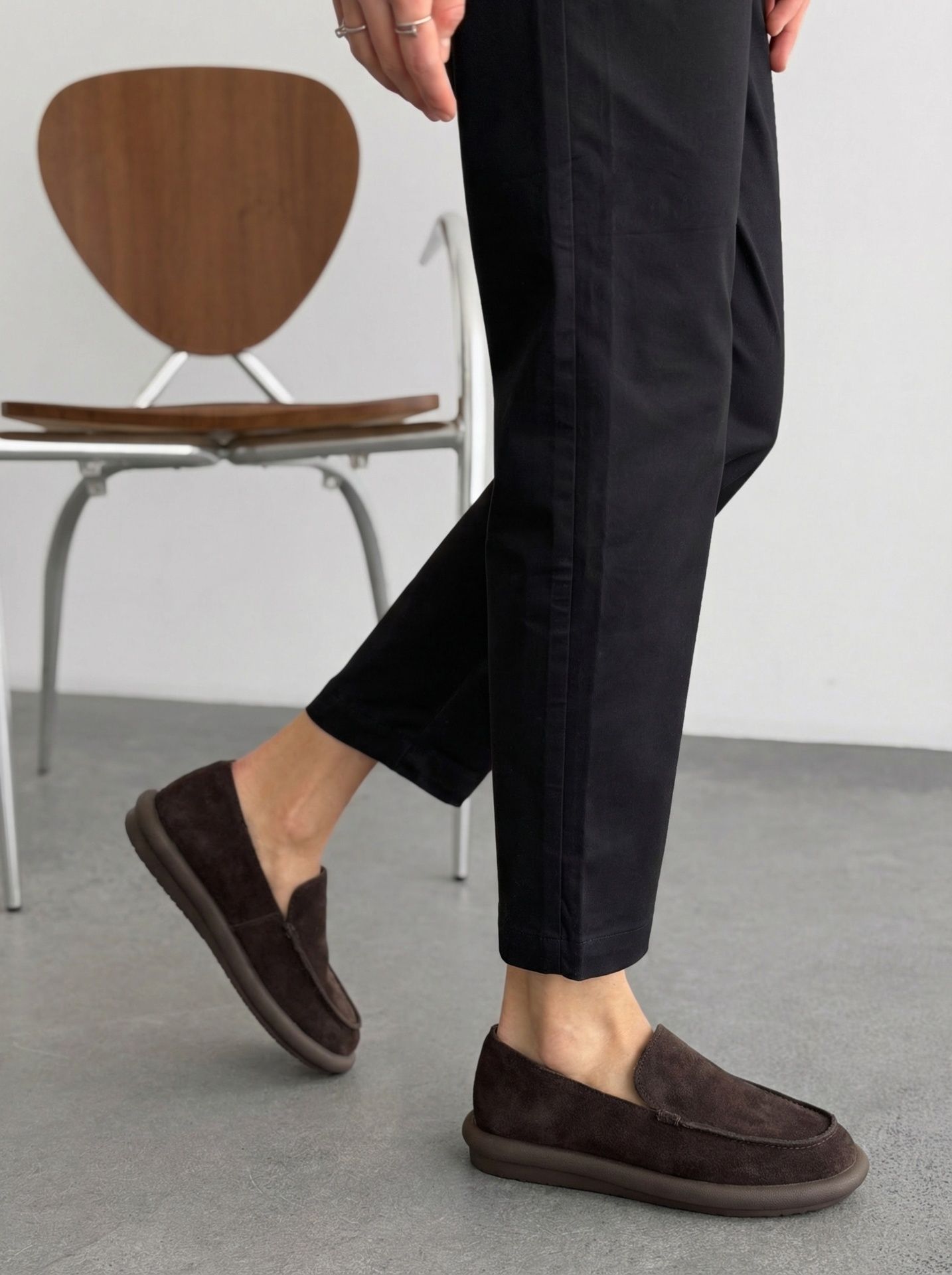 Лофери на платформі темно-брунатні