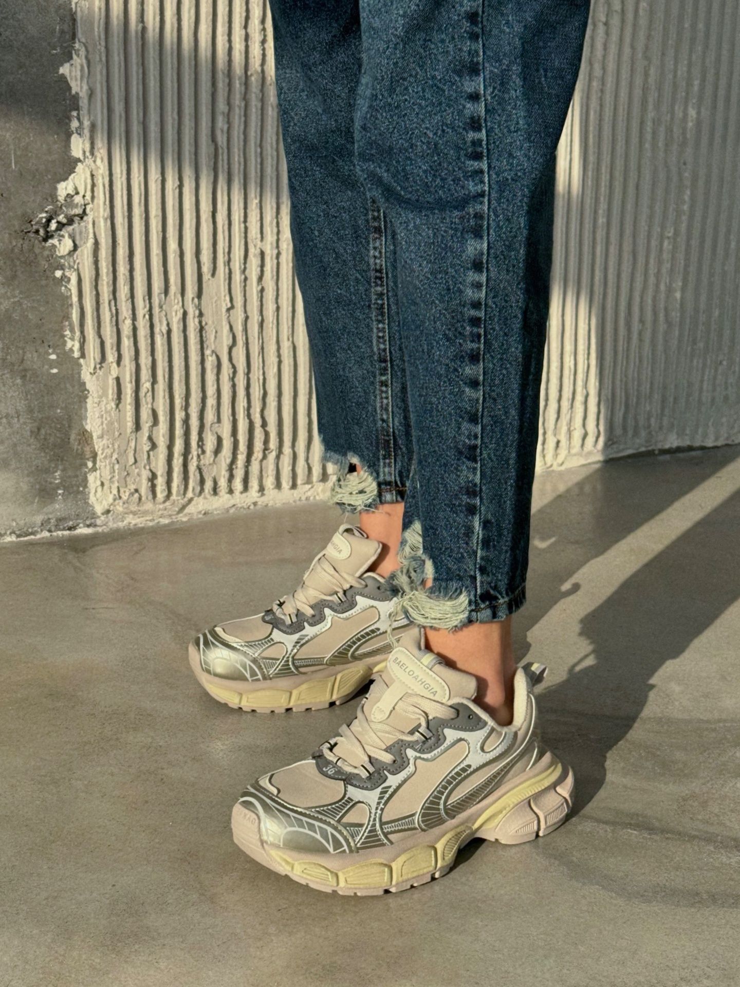 Кросівки утеплені бежеві