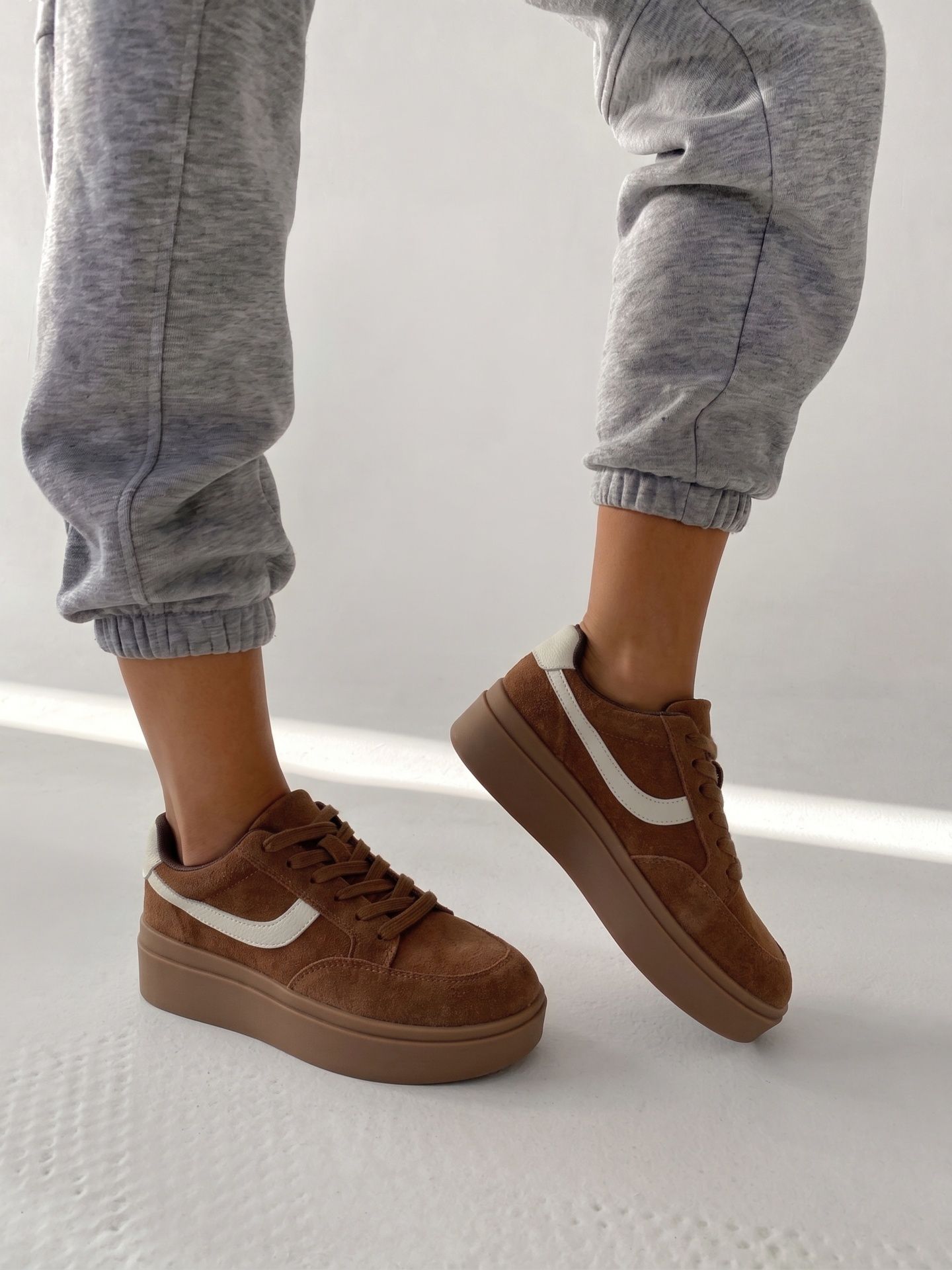 Кеди замшеві коричневі