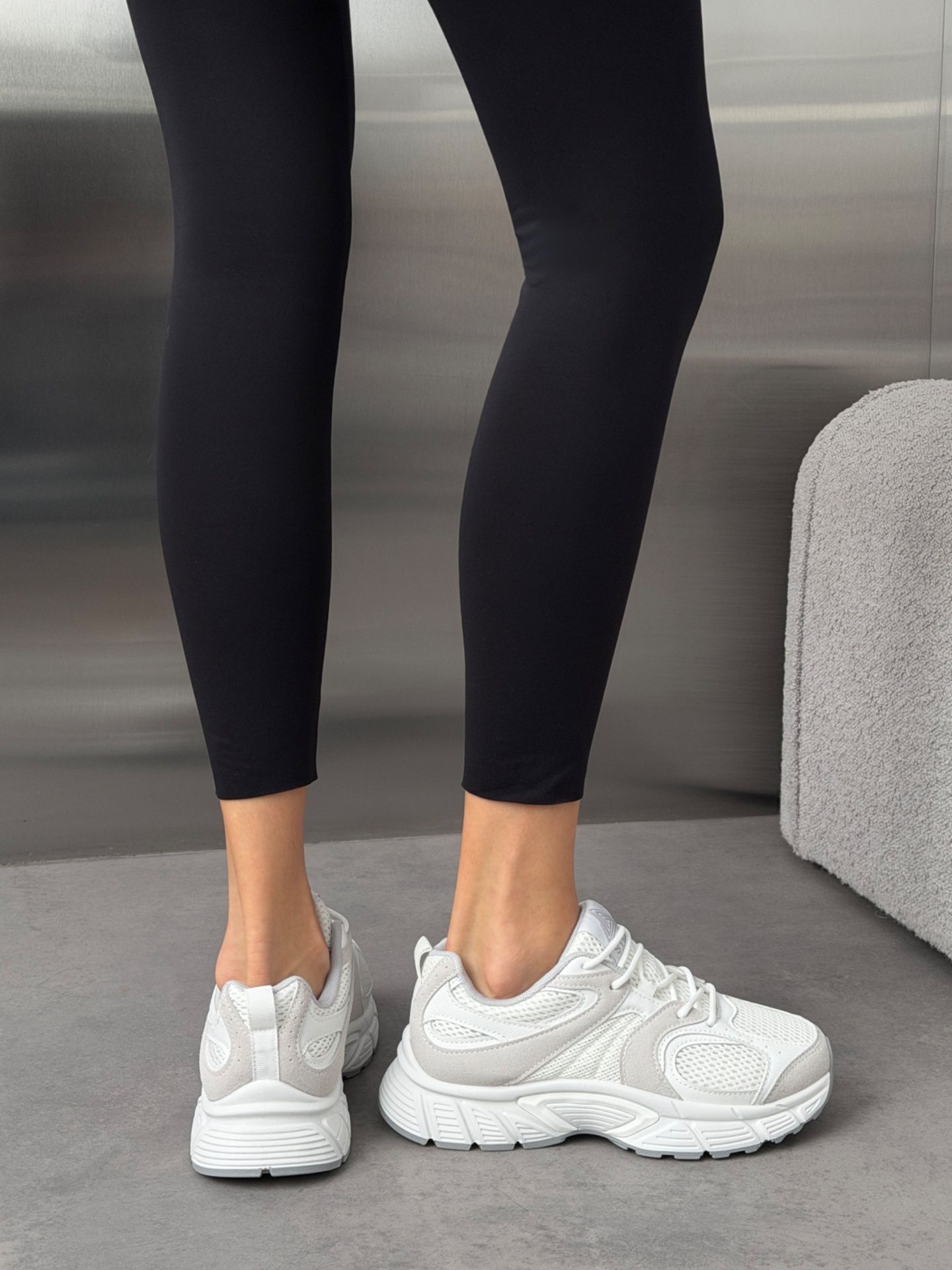 Кросівки з сіткою біло-сірі