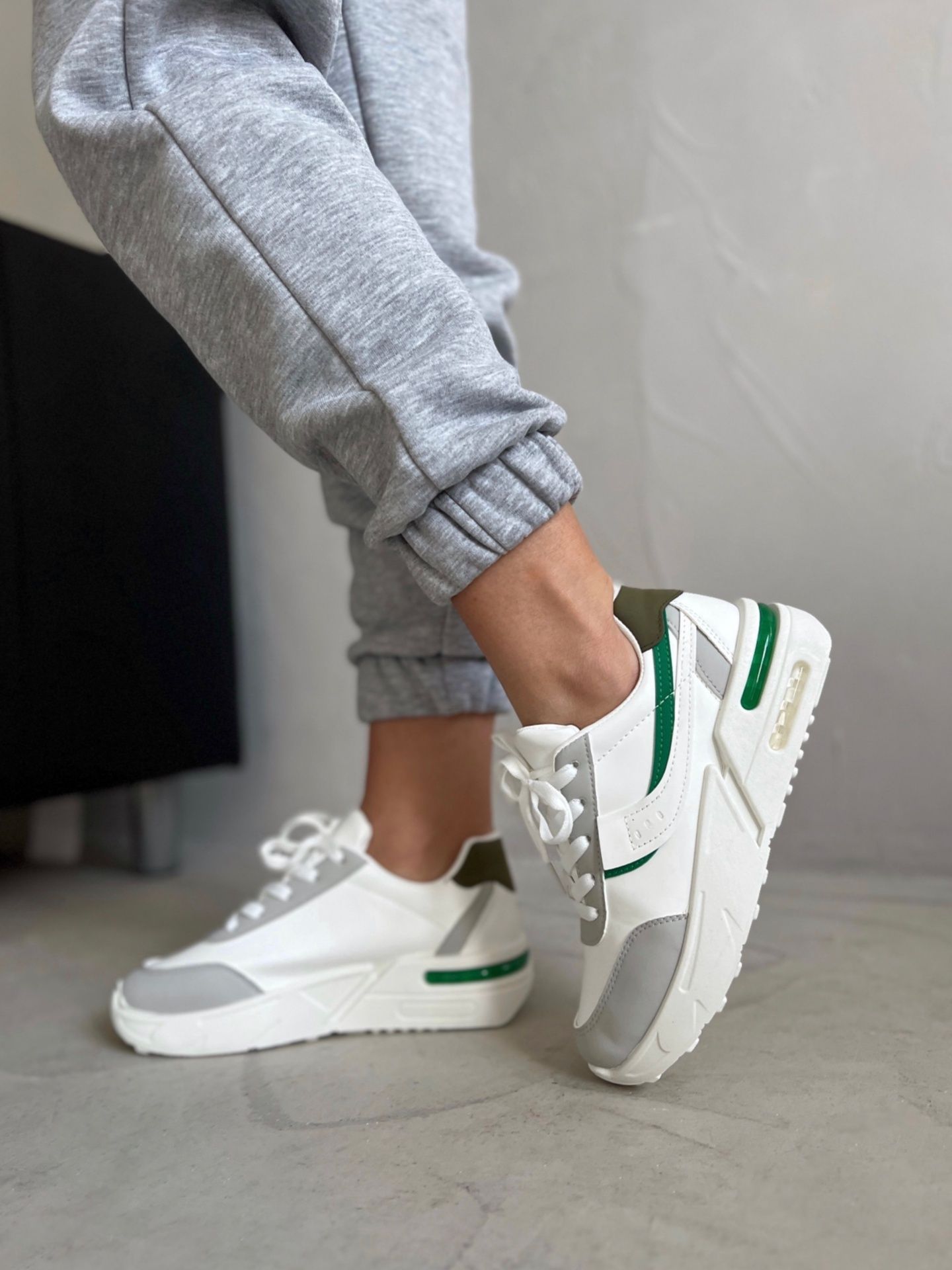 Кросівки Easy біло-сірі