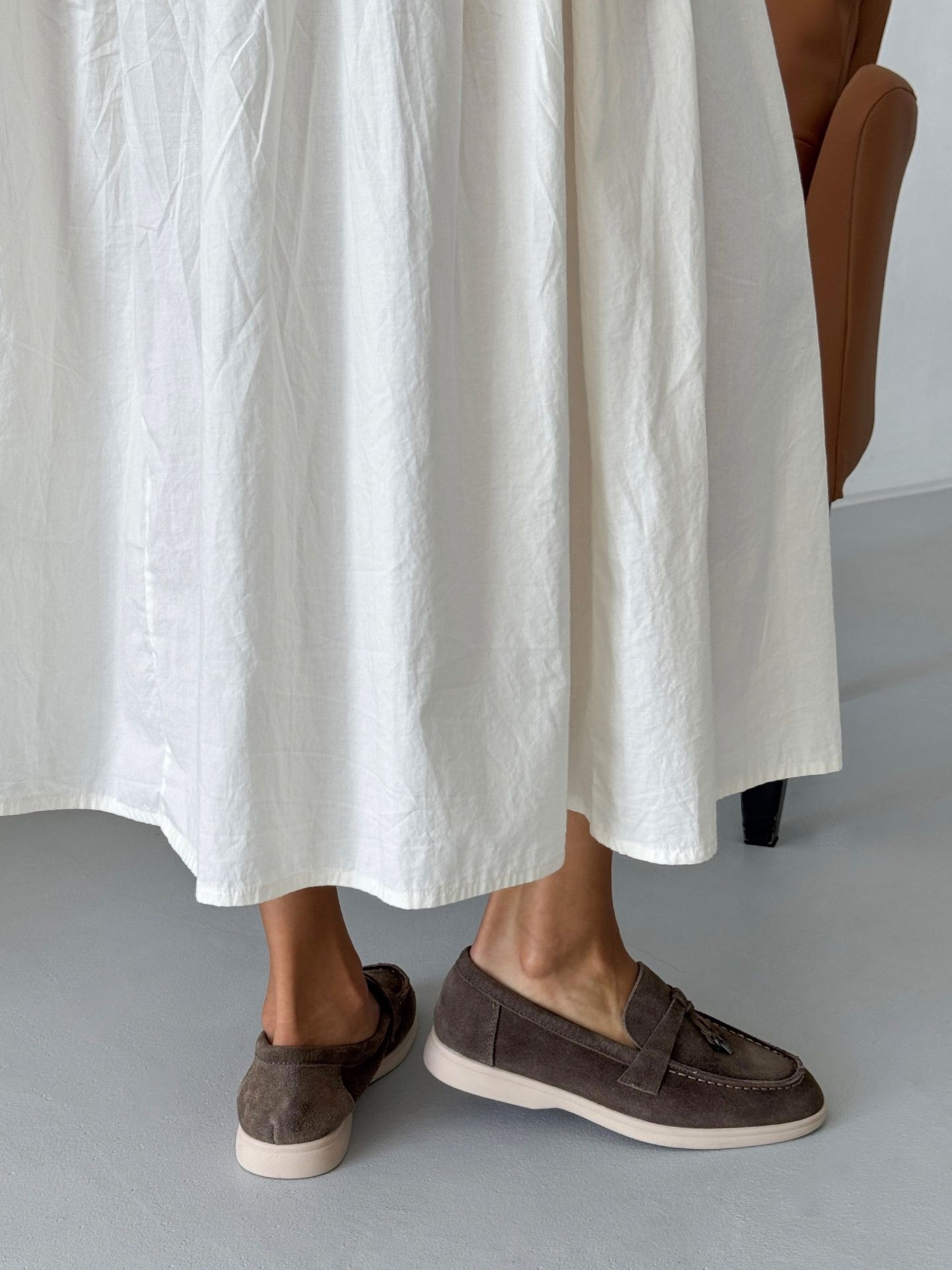 Лофери з оздобленням блідо-брунатні