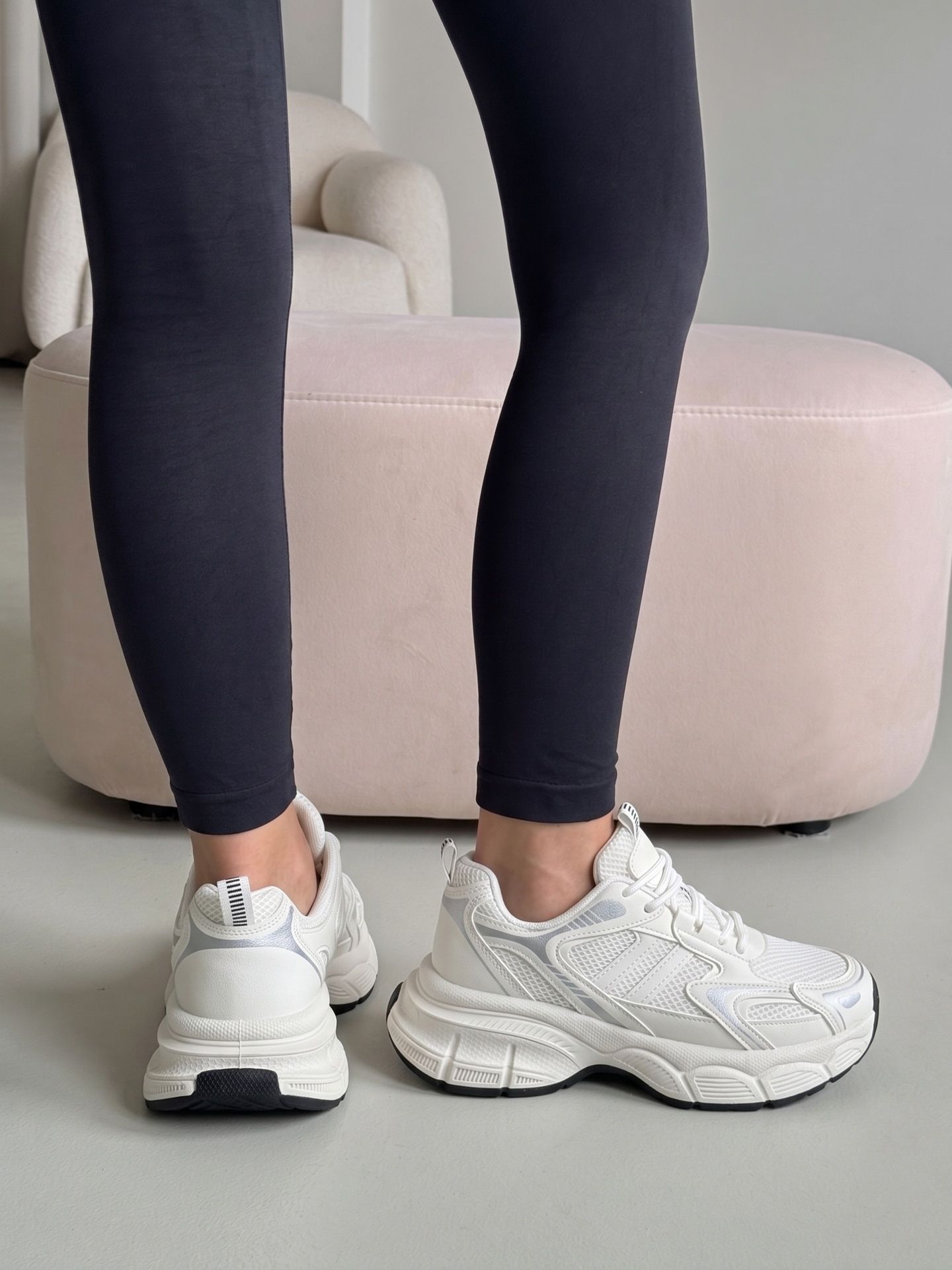 Кросівки на платформі білі