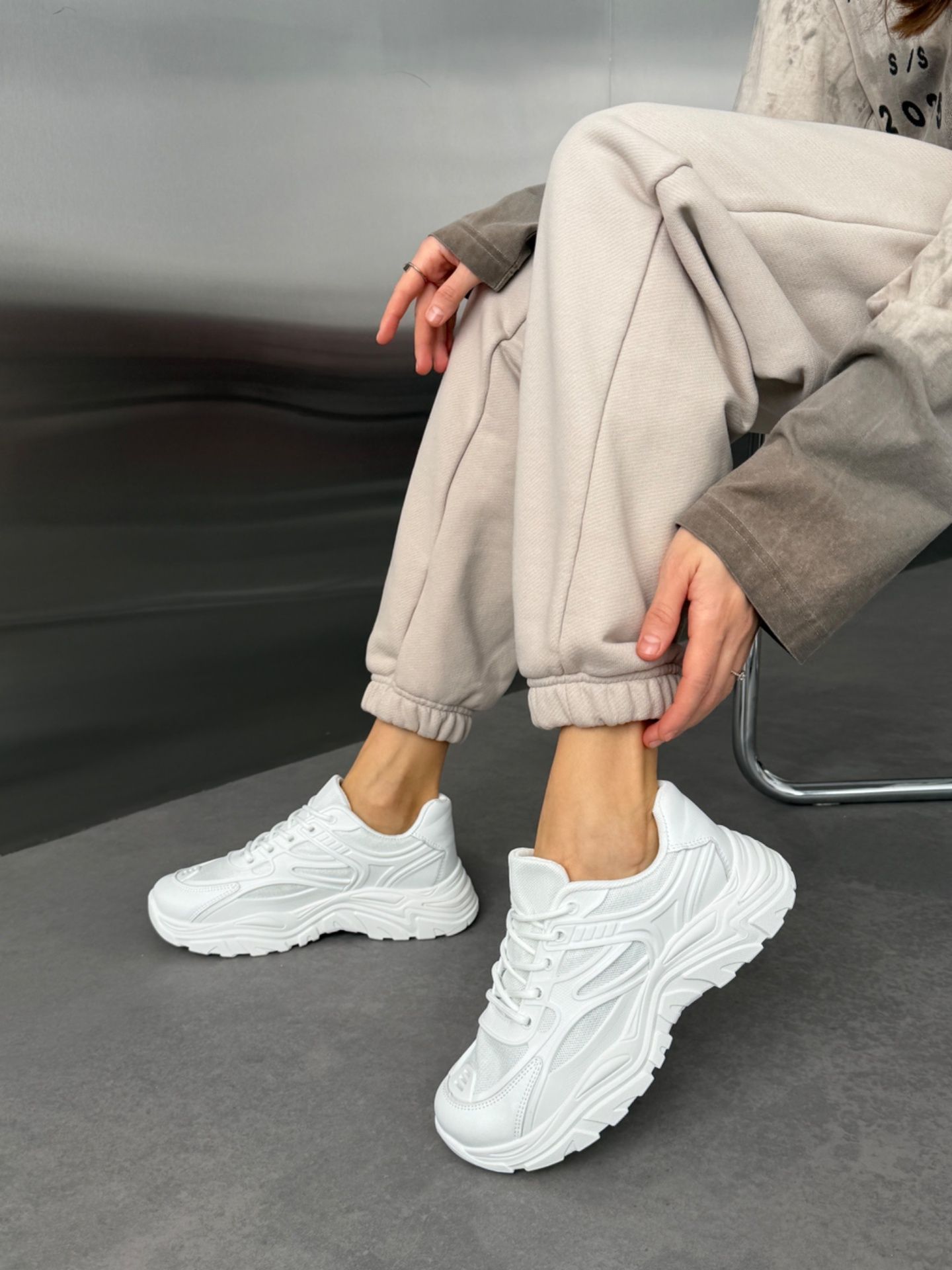 Кросівки повсякденні на платформі білі