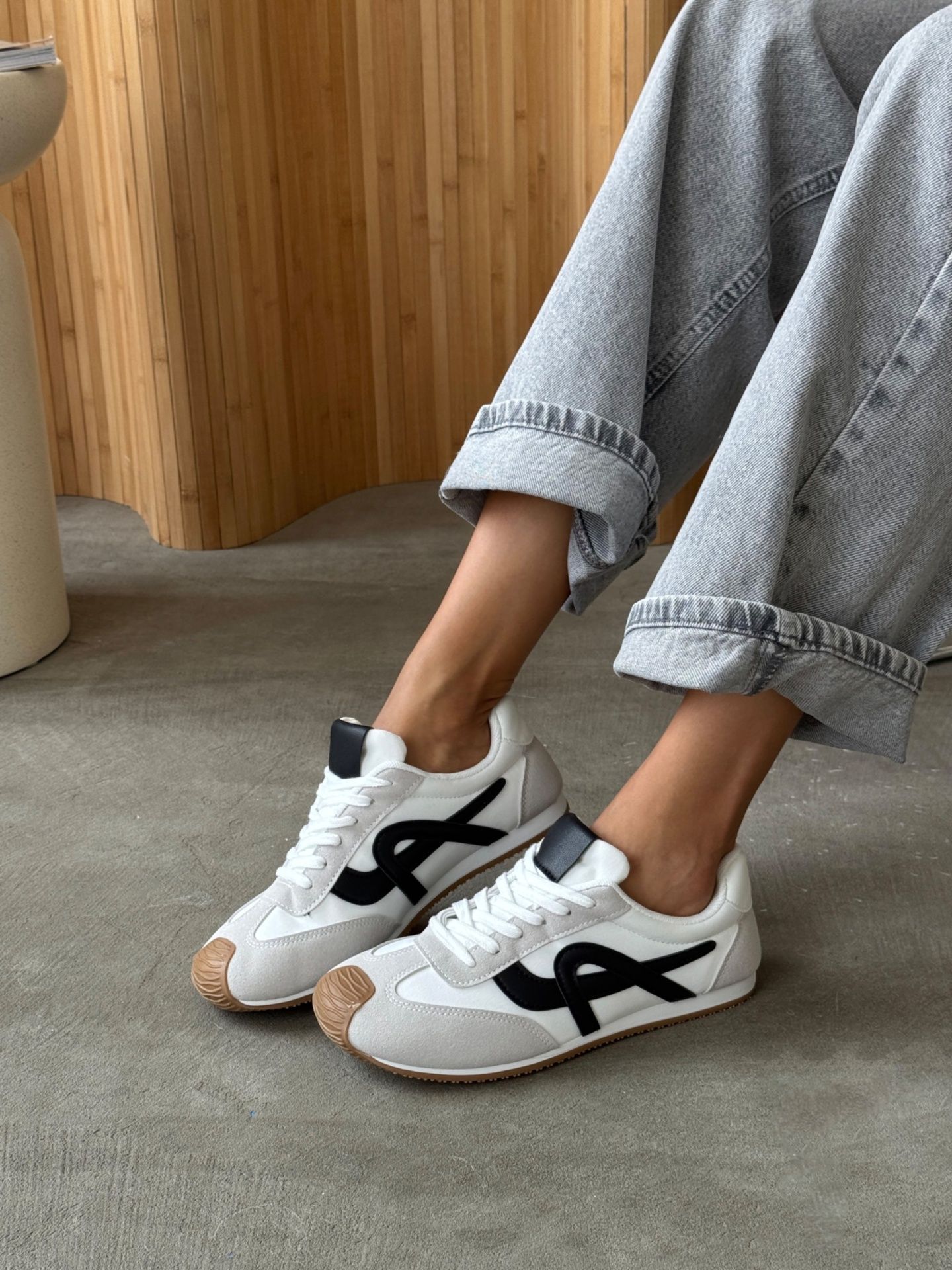 Кеди на низькій підошві біло-сірі