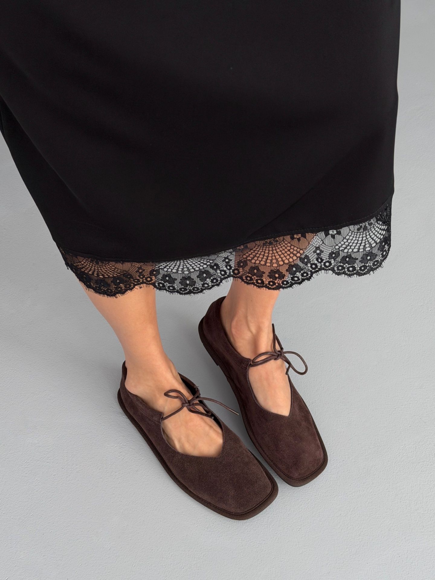 Балетки із зав'язками темно-брунатні