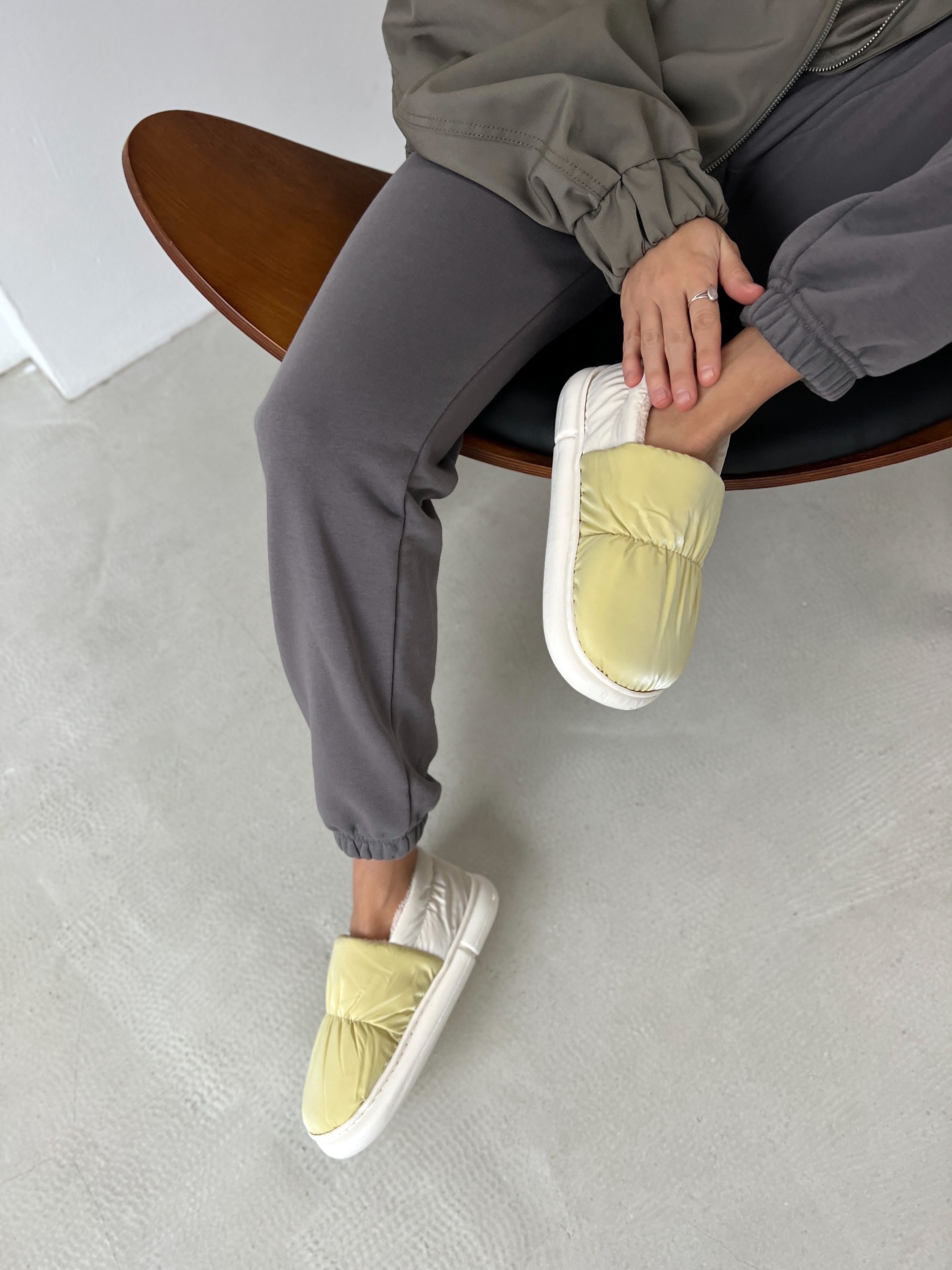 Дутіки  Puffy yellow